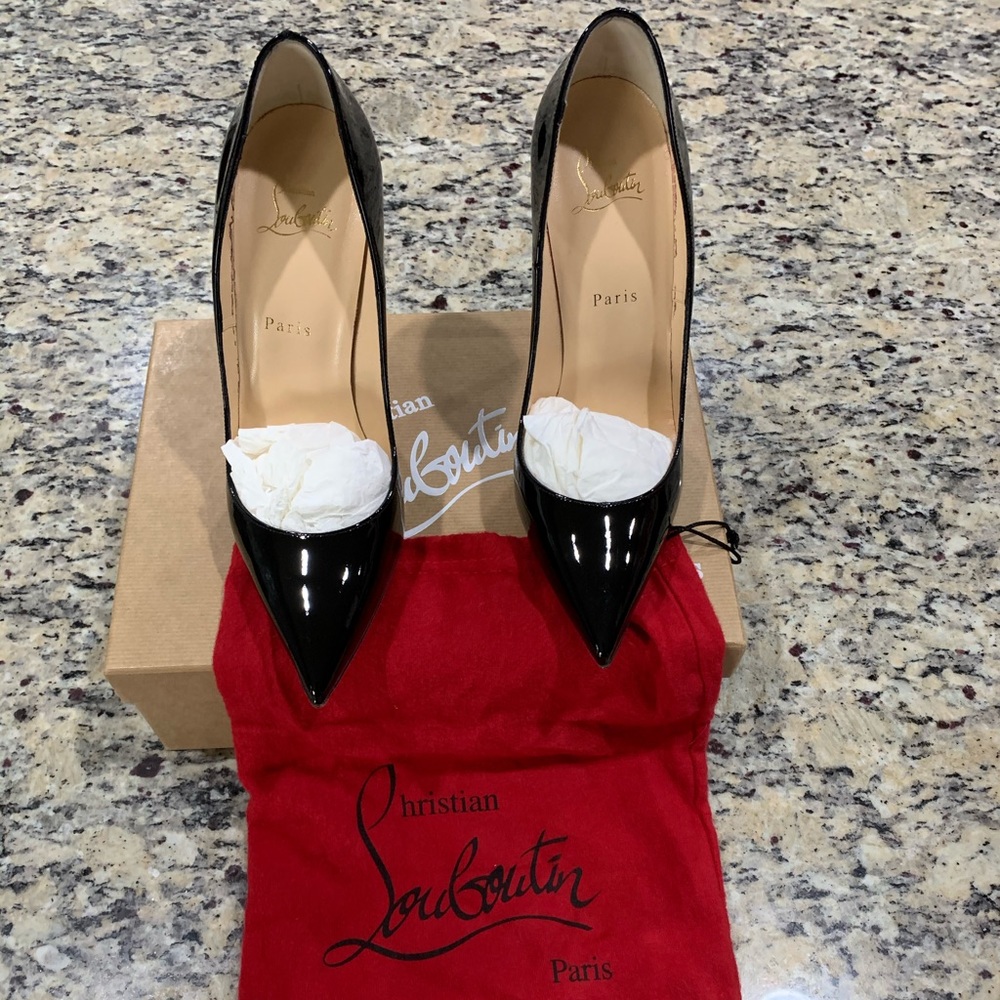 🌟🌟🌟LIKE NEW CHRISTIAN LOUBOUTIN SO KATE🌟🌟🌟